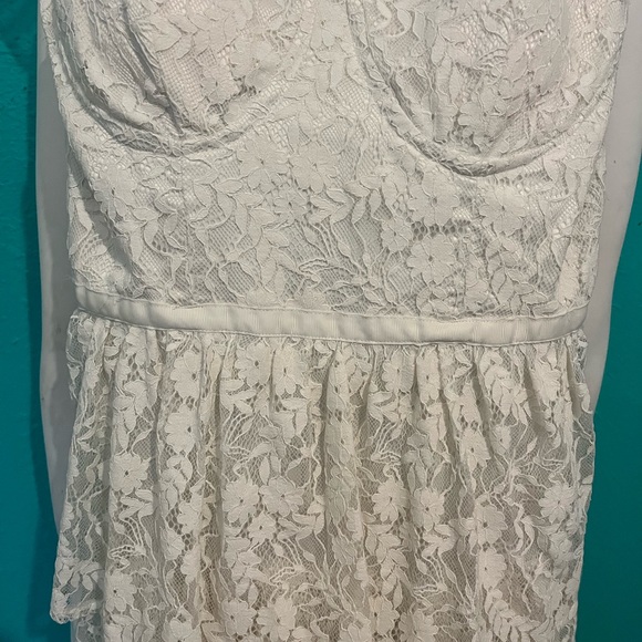 Altar’d state white lace tier dress - Picture 7 of 7